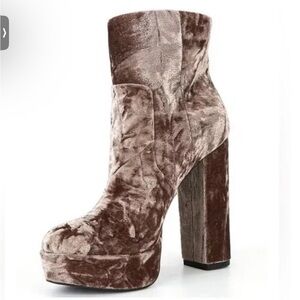 NEW Gianni Bini Didier Velvet Taupe Platform Block Heel Booties women’s 6 NWT